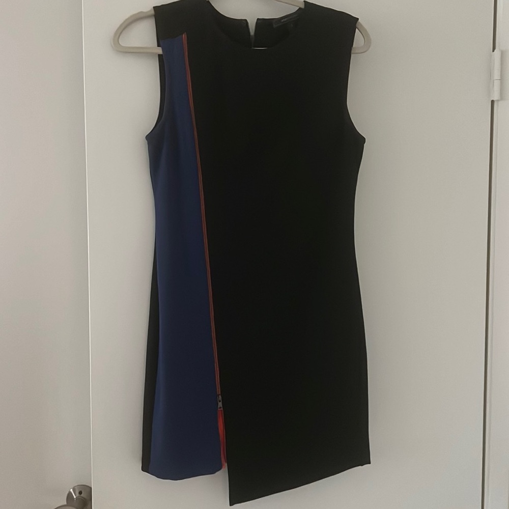 Tailored dress side zip